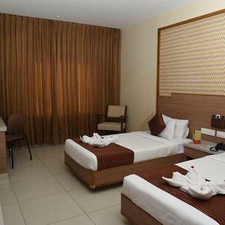Hotel Rathna Residency à Erode Extérieur photo