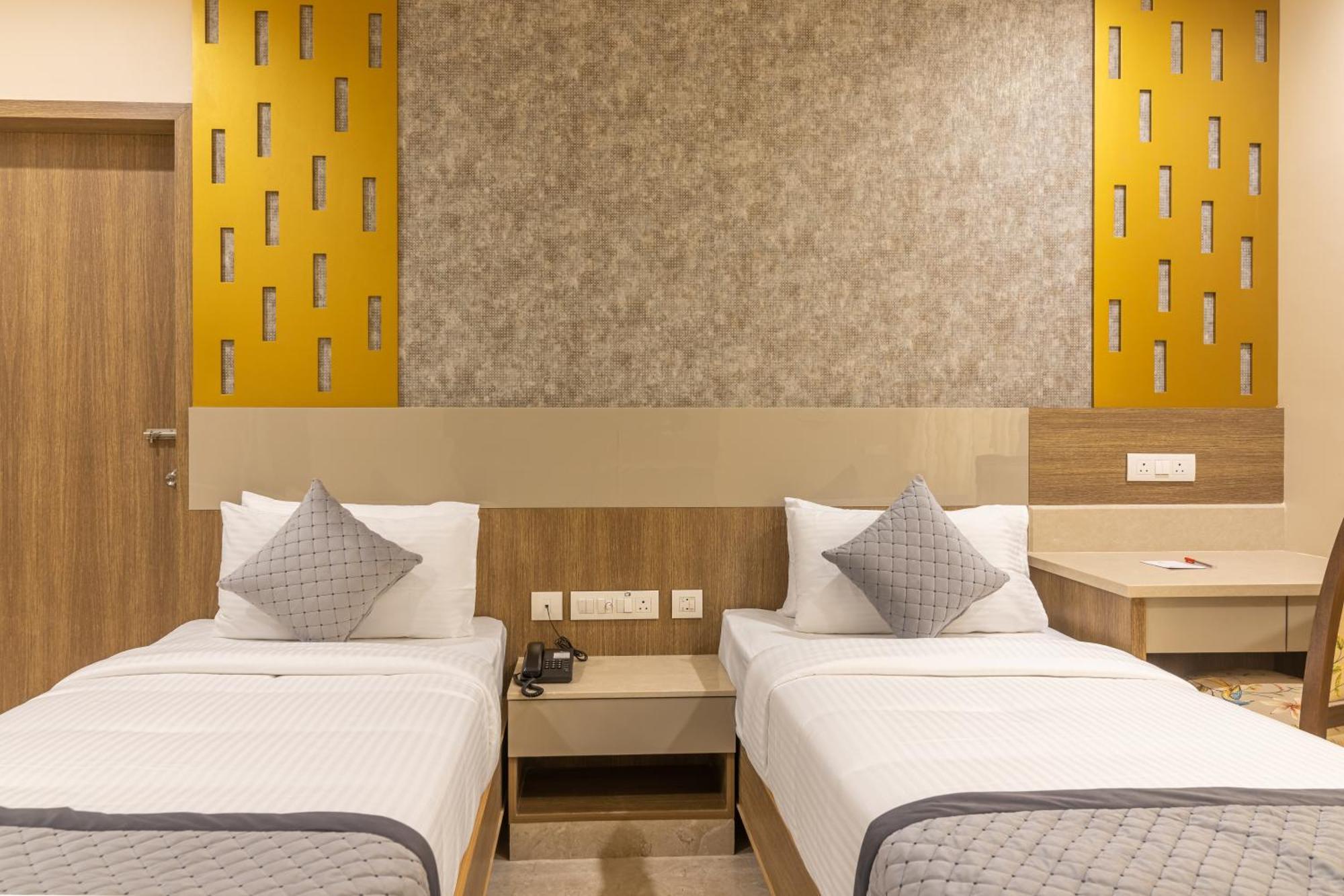Hotel Rathna Residency à Erode Extérieur photo