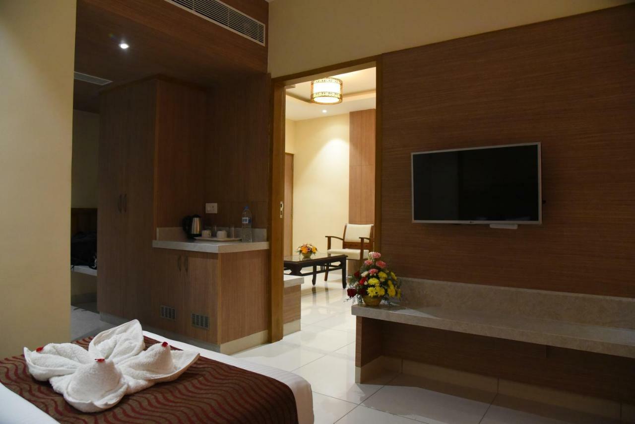 Hotel Rathna Residency à Erode Extérieur photo