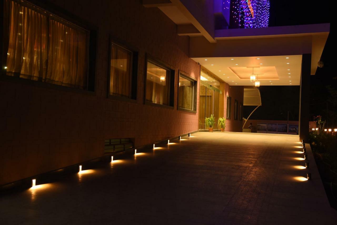 Hotel Rathna Residency à Erode Extérieur photo